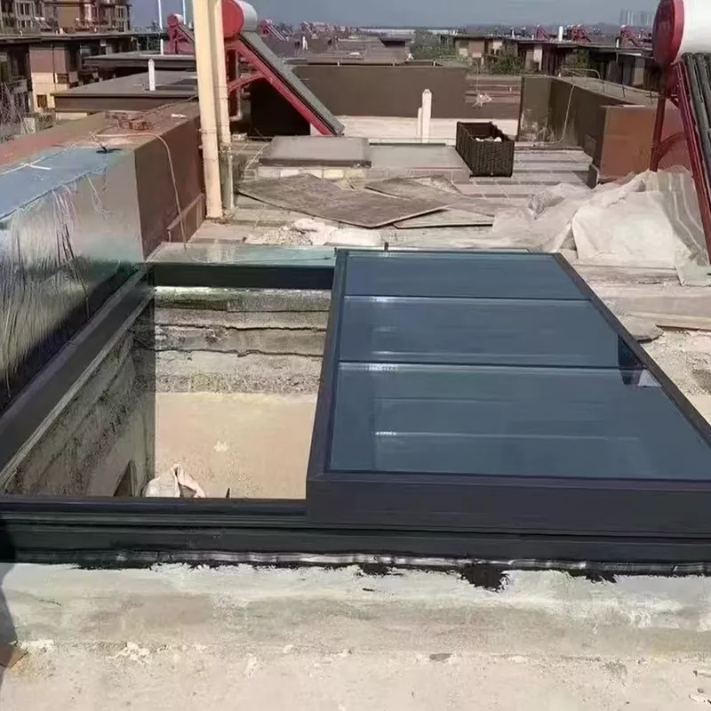 Скольжение в крыше послужных в окне